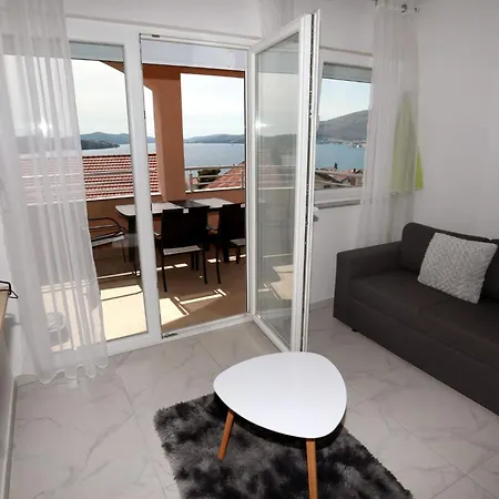 Beautiful 2 Bed Apartamento Okrug Gornji
