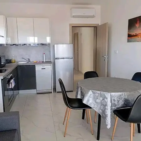 Beautiful 2 Bed *