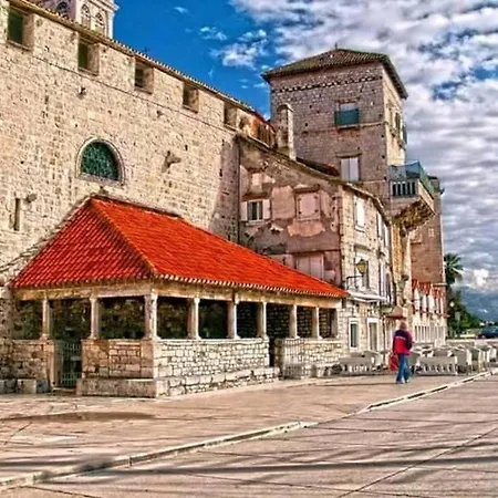 Apartamento Beautiful 2 Bed Okrug Gornji