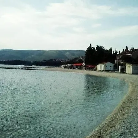 Apartamento Beautiful 2 Bed Okrug Gornji