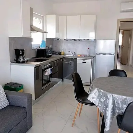 Beautiful 2 Bed Apartman *