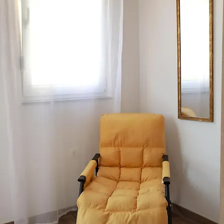 Beautiful 2 Bed Apartamento Okrug Gornji