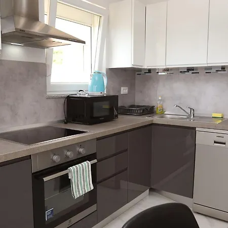 Beautiful 2 Bed