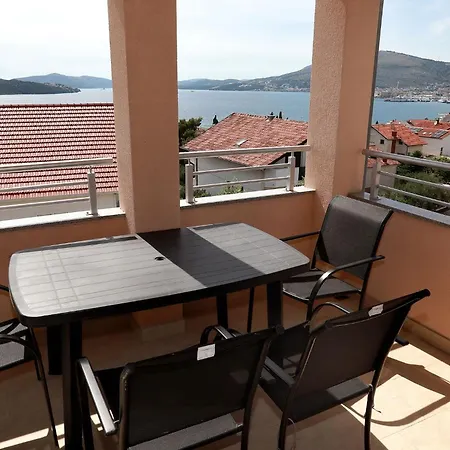 Beautiful 2 Bed Okrug Gornji